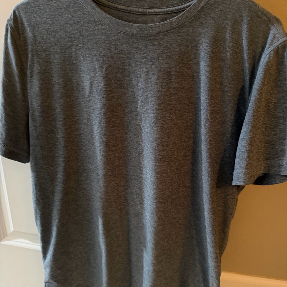 Vuori Charcoal Short Sleeve Tee